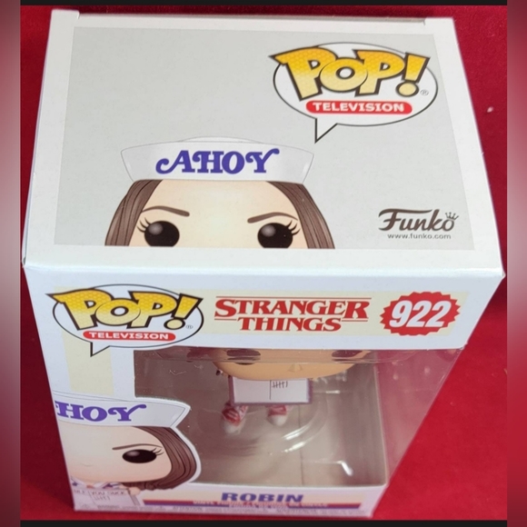 Stranger things robin funko # 922 (nib) - Picture 4 of 7